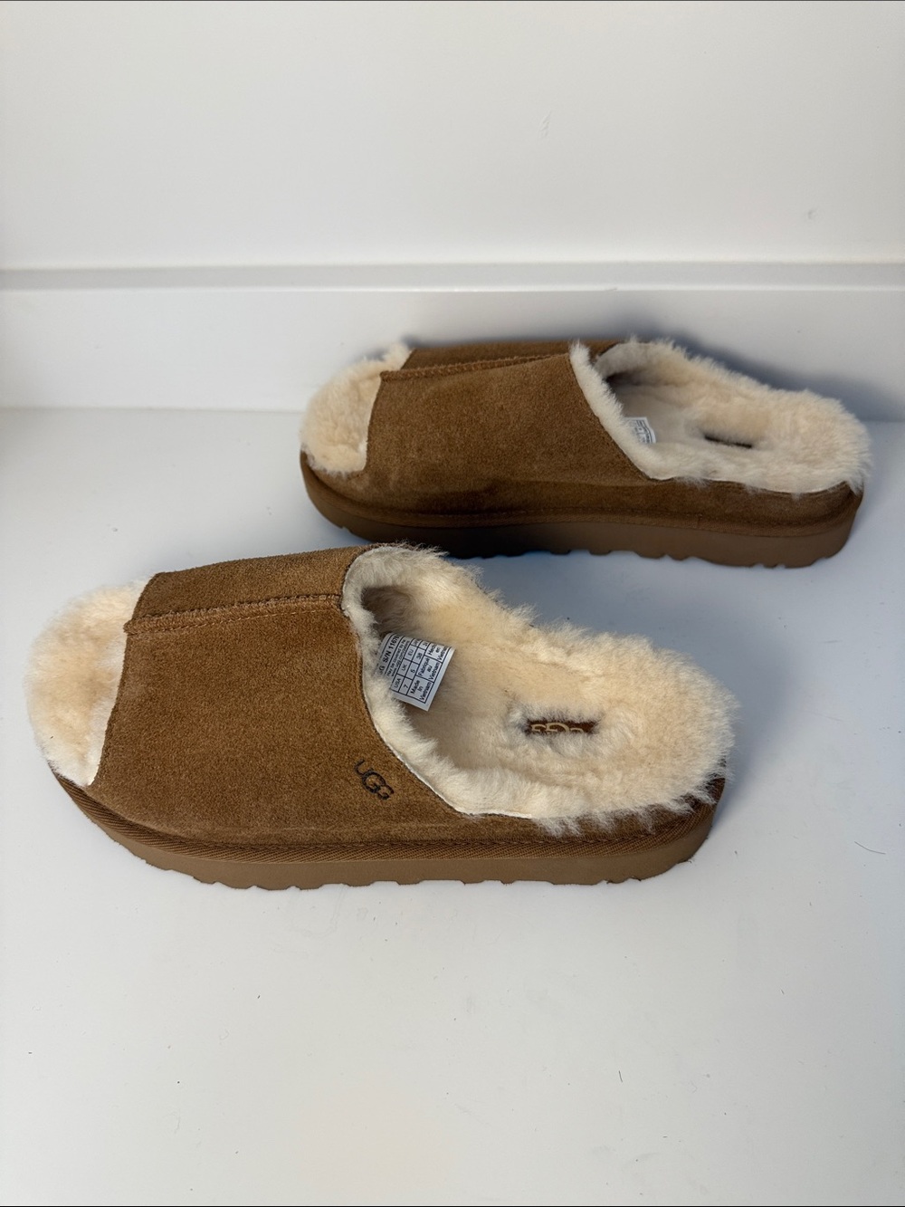 UGG Greenport Brown & Cream Shearling-Lined Slides - Size 7 - Picture 4 of 9